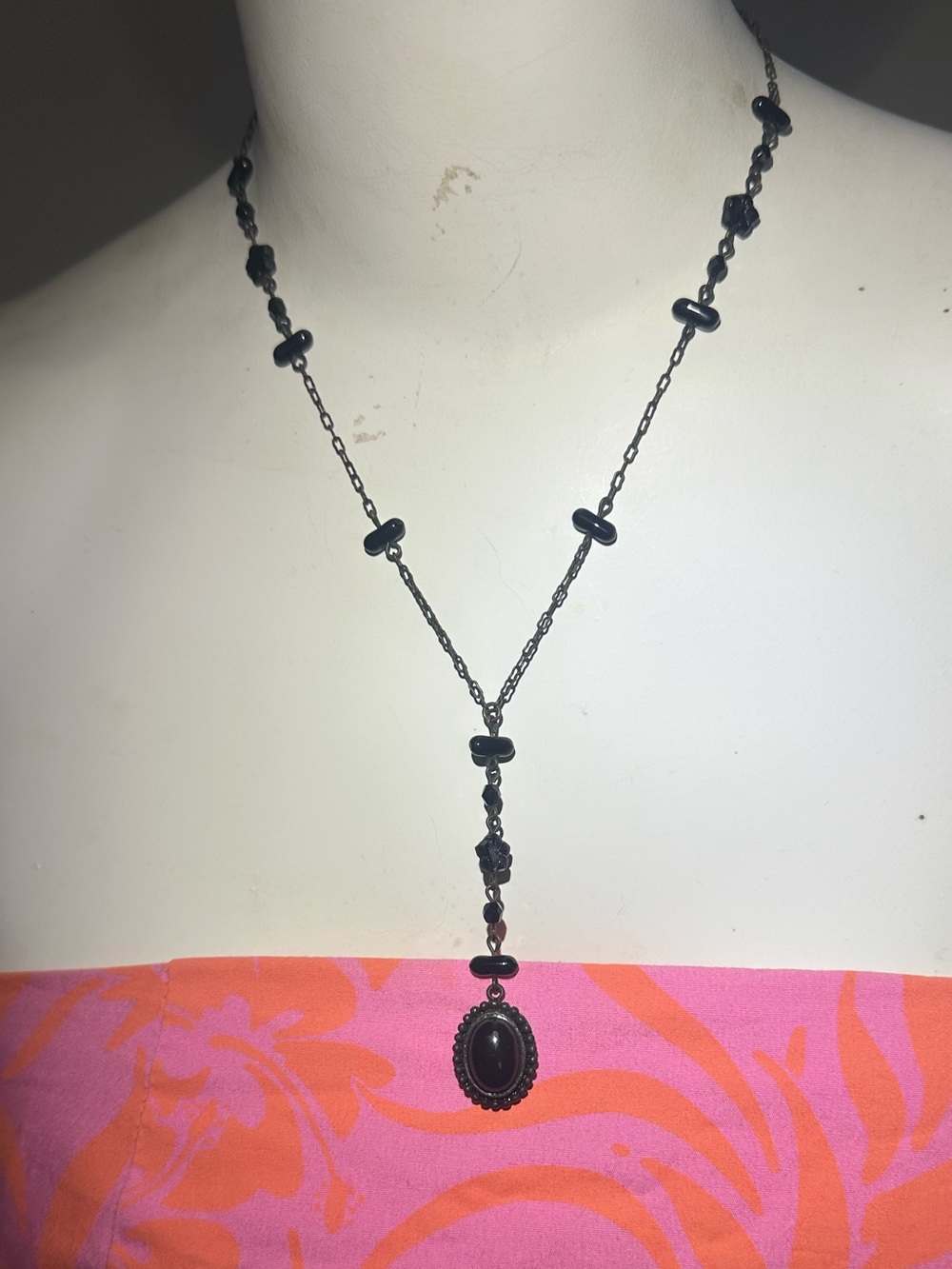 KAARI MENG NYC Black Glass Cabochon Lariat Necklace Goth Vintage Victorian Style